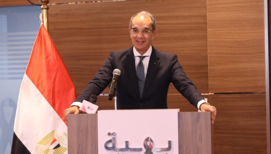 الدكتور عمرو طلعت وزير الاتصالات