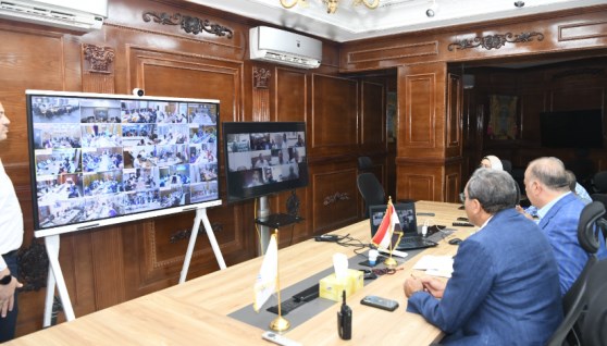 محافظ قنا يتابع انتخابات الشيوخ