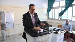 المستشار أحمد مناع يدلي بصوته في الانتخابات