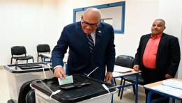 رئيس العربية للتصنيع يدلي بصوته