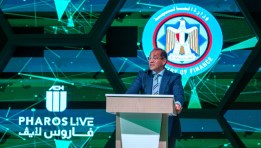 وزير المالية خلال الحلقة النقاشية