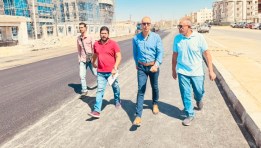 رئيس جهاز القاهرة الجديدة يتفقد أعمال تطوير الطرق بحي اللوتس