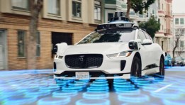 سيارات الأجرة الآلية من Waymo