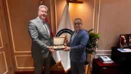وزير البترول يكرم المحاسب أشرف قضب
