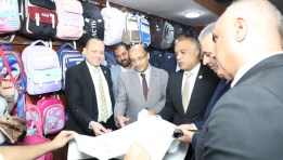 جانب من افتتاح معرض المستلزمات المدرسية