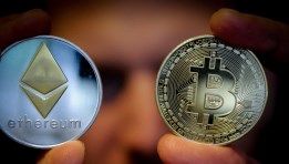 بيتكوين والإيثريوم