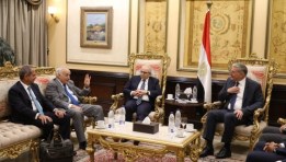 وزير البترول ورئيس الوزراء اللبناني