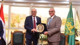 وزير العمل محمد جبران، مع المهندس أيمن عطية محافظ القليوبية