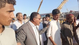 اللواء خالد شعيب محافظ مطروح يتابع حادث قطار مطروح