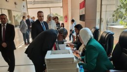 جانب من عمليات الاقتراع داخل السفارة المصرية في لبنان