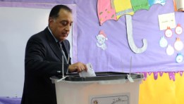 رئيس الوزراء يدلي بصوته في انتخابات مجلس الشيوخ
