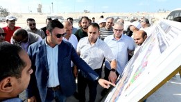 وزير الإسكان خلال تفقد مشروع بحيرات "نيو مارينا" و"البوغاز" 