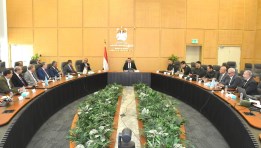 وزير الإسكان يعقد اجتماعًا مع مسئولى الهيئة الهندسية للقوات المسلحة
