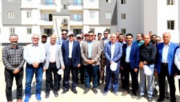 جولة وزير الإسكان في العبور الجديدة