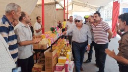 جانب من تفقد محافظ الدقهلية لسوق اليوم الواحد 