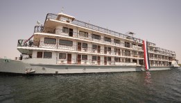 الفندق العائم أوجيني