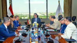 وزير التموين خلال اللقاء