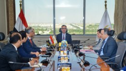 وزير التموين خلال الاجتماع 