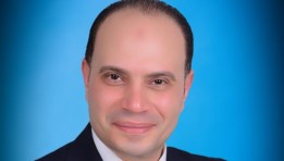 الدكتور تامر مؤمن