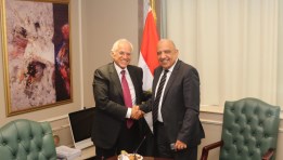 وزير الكهرباء مع ديمتريس كوبولوزيس 