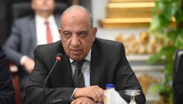 وزير الكهرباء محمود عصمت