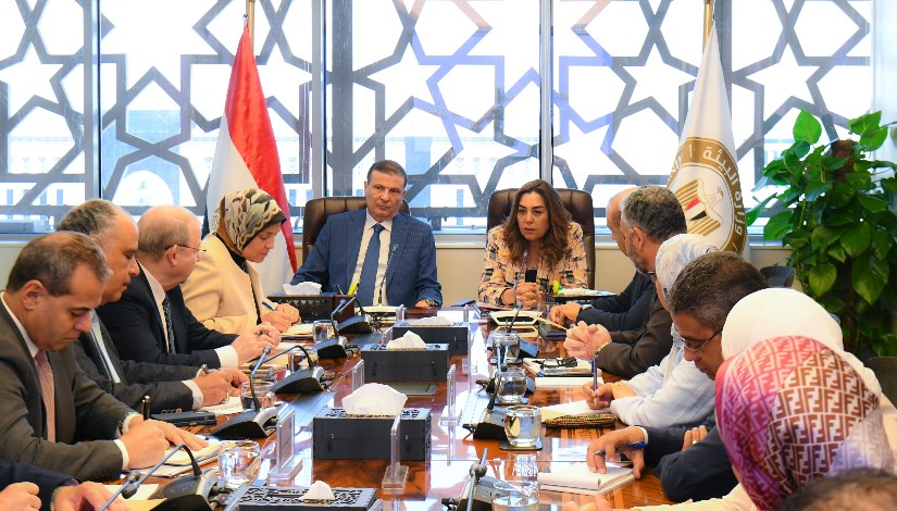 جانب من الاجتماع جانب من الاجتماع