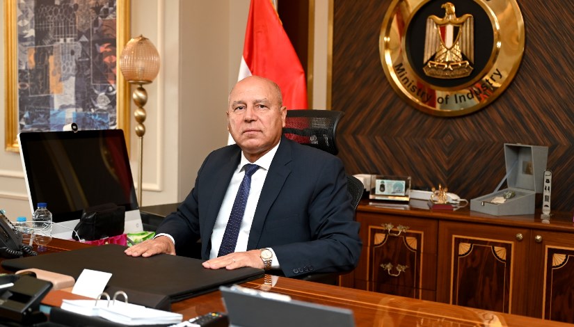 الفريق كامل الوزير وزير الصناعة الفريق كامل الوزير وزير الصناعة
