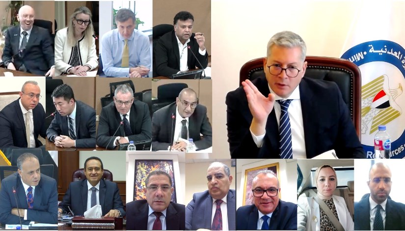 وزير البترول خلال الجمعية لشركة بدر الدين للبترول وزير البترول خلال الجمعية لشركة بدر الدين للبترول