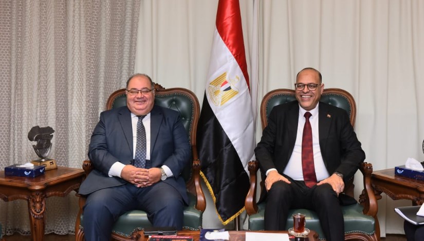 وزير العمل و السفير ياسر هاشم، قنصل جمهورية مصر