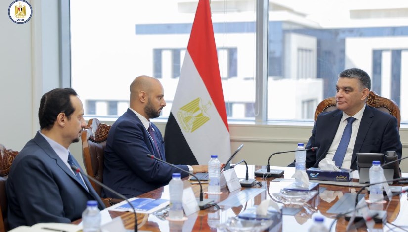الدكتور هشام ستيت مع المدير العام لشمال إفريقيا لشركة فيليبس