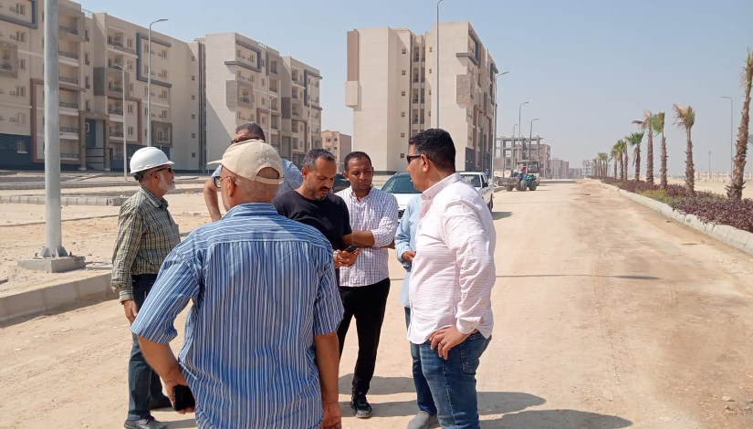 رئيس جهاز مدينة بني سويف الجديدة خلال جولته