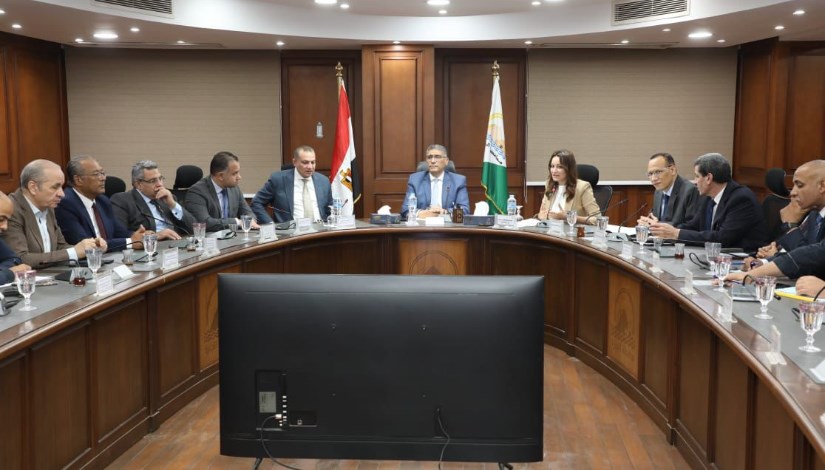 جانب من اجتماع اللجنة التيسيرية جانب من اجتماع اللجنة التيسيرية
