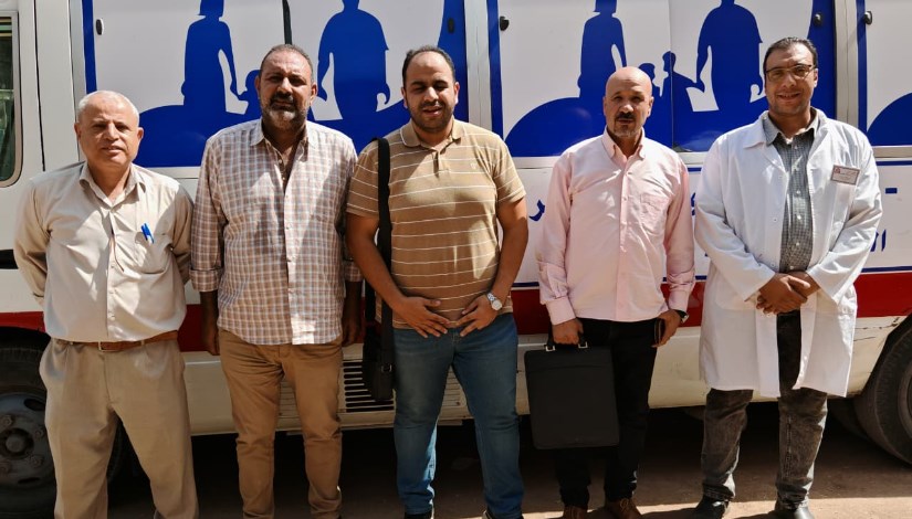 عاملين بقوافل مبادرة حياة كريمة 