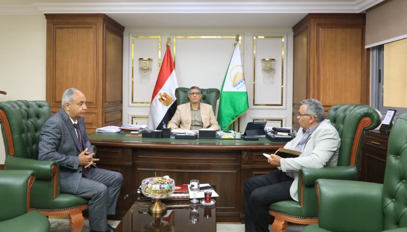 محافظ الجيزة مع مساعد وزير الصحة