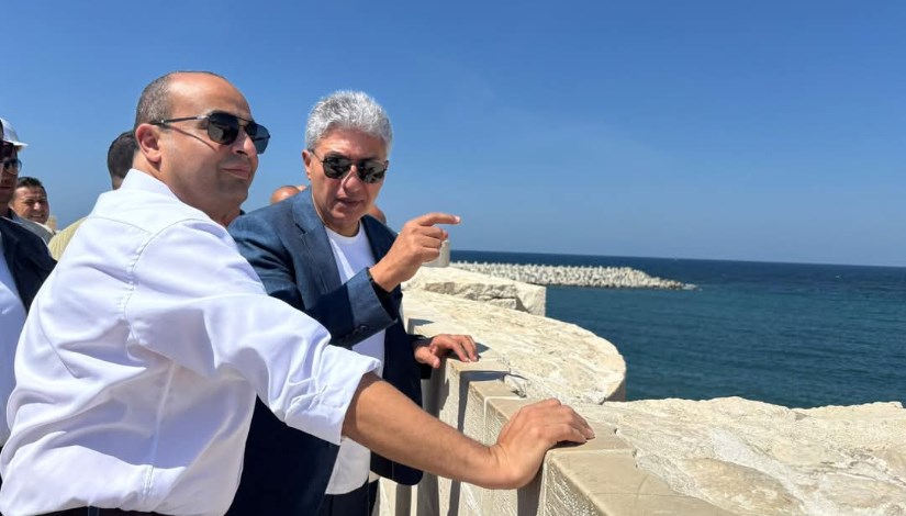 شريف فتحي وزير السياحة والآثار أثناء جولته بالإسكندرية 