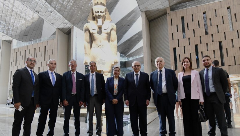 جانب من الزيارة جانب من الزيارة