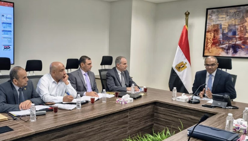 جانب من اجتماع نائب وزير الإسكان جانب من اجتماع نائب وزير الإسكان