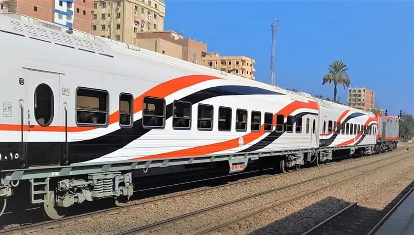 قطار سكك حديد متجه الى الزقازيق قطار سكك حديد متجه الى الزقازيق