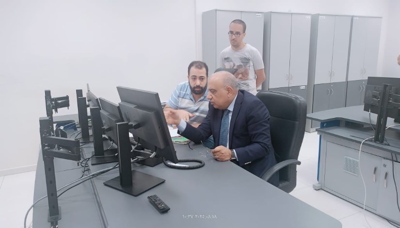 وزير الكهرباء والطاقة المتجددة الدكتور محمود عصمت وزير الكهرباء والطاقة المتجددة الدكتور محمود عصمت