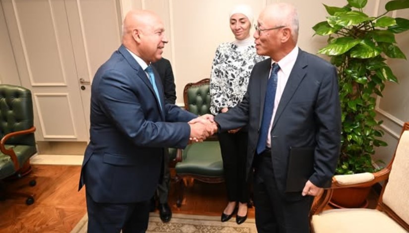 وزير الصناعة و النقل