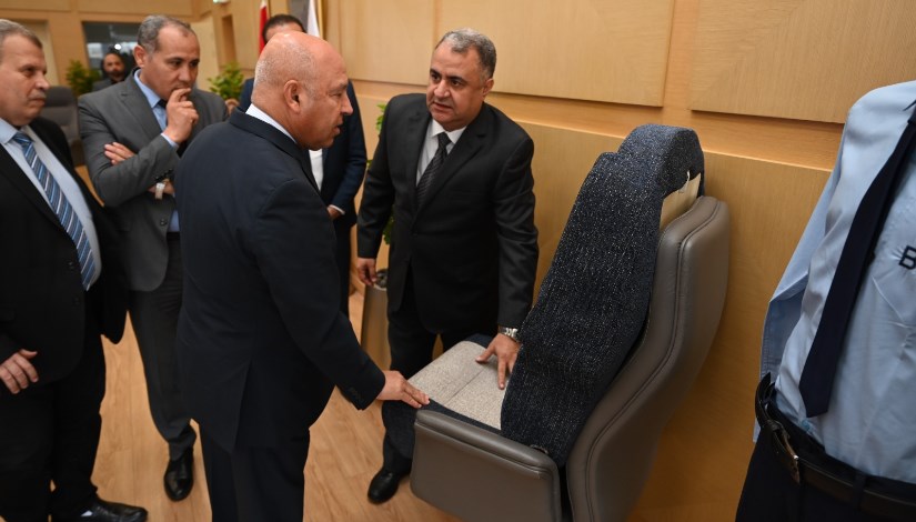 وزير الصناعة و النقل وزير الصناعة و النقل