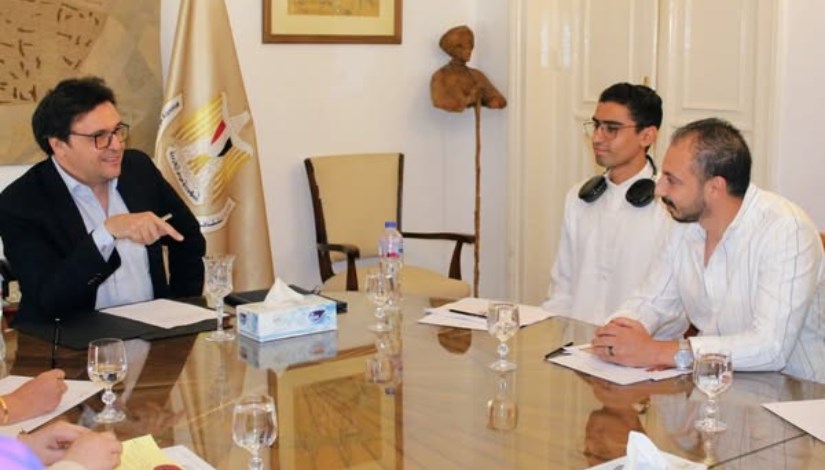  وزير الثقافة
