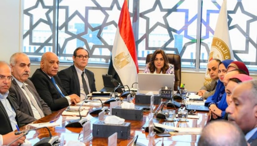 وزيرة البيئة وزيرة البيئة