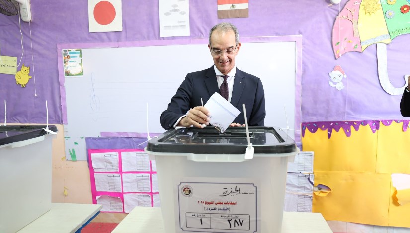 الدكتور عمرو طلعت وزير الاتصالات وتكنولوجيا المعلومات