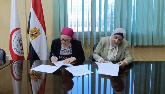 جانب من توقيع البروتوكول