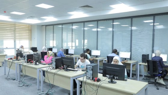 فتح باب تقليل الاغتراب- تعبيرية