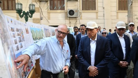 رئيس الوزراء يتفقد مشروع تحسين الصورة البصرية 