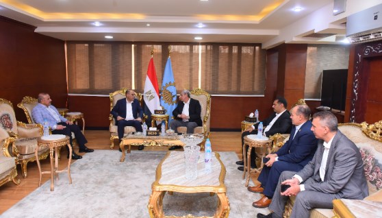 وزير العمل بديوان عام المحافظة 