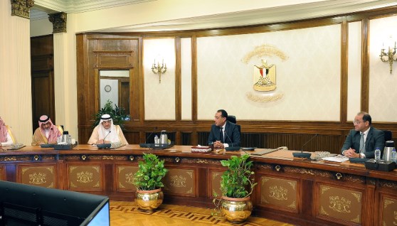 الدكتور مصطفى مدبولي خلال اجتماعه مع وزير الدولة السعودي