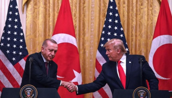 الرئيس الأمريكي مع نظيره التركي الرئيس الأمريكي مع نظيره التركي